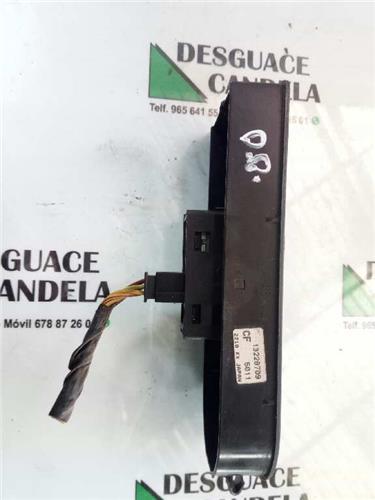 MANDO ELEVALUNAS DELANTERO DERECHO Opel ASTRA H BER. foto 4