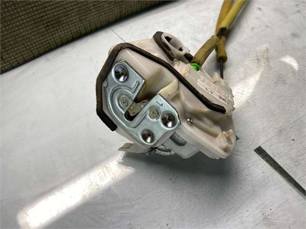 Cerradura Puerta Trasera Izquierda Mazda 3 Berlina (BL)(2009->) foto 4