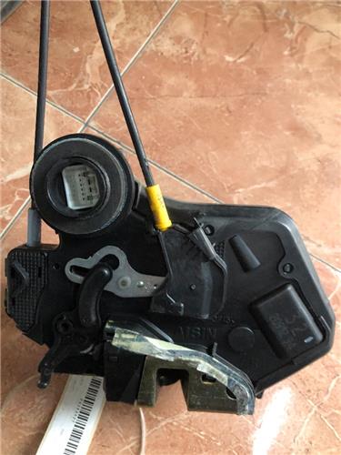 Cerradura Puerta Trasera Derecha Toyota Corolla (E12)(2002->) foto 3
