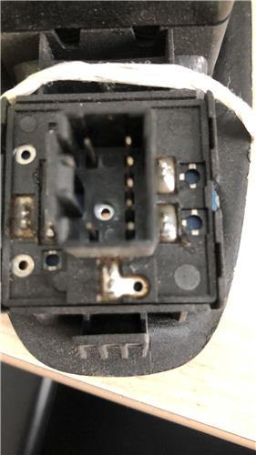 MANDO ELEVALUNAS DELANTERO IZQUIERDO Hyundai Accent (LC)(2000->) foto 4