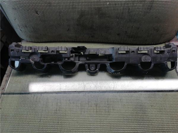 soporte central paragolpes tra renault clio i