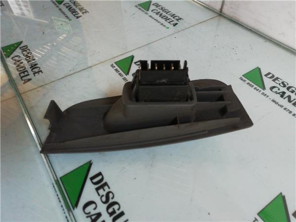 MANDO ELEVALUNAS DELANTERO DERECHO Renault Megane I Fase 2 Berlina (BA0)(1999->) foto 4