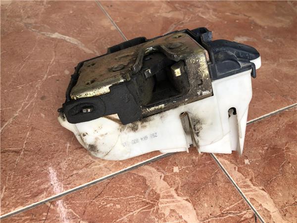 Cerradura Puerta Trasera Izquierda Seat Cordoba Berlina (6K2)(11.1993->) foto 2