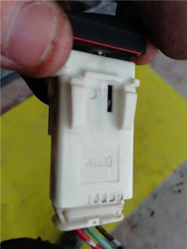 Interruptor Luces Emergencia Nissan Qashqai (J10)(01.2007->) foto 2