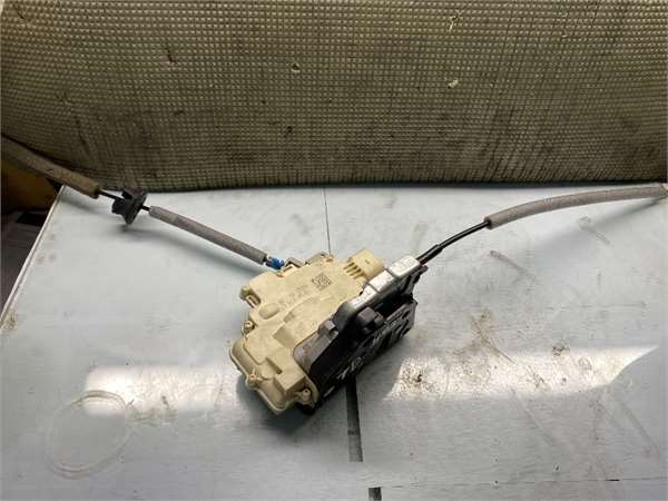 Cerradura Puerta Trasera Derecha