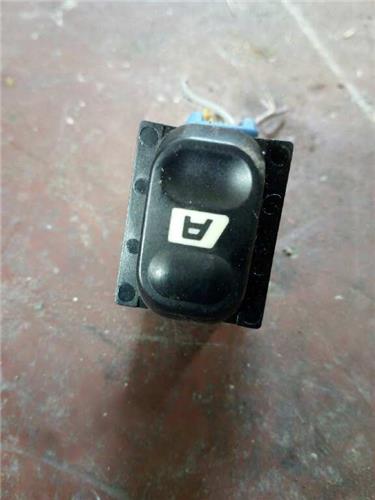 MANDO ELEVALUNAS DELANTERO DERECHO Citroen XSARA BERLINA