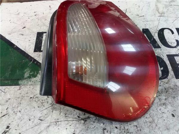 Piloto Trasero Izquierdo Renault MEGANE I BERLINA HATCHBACK foto 2