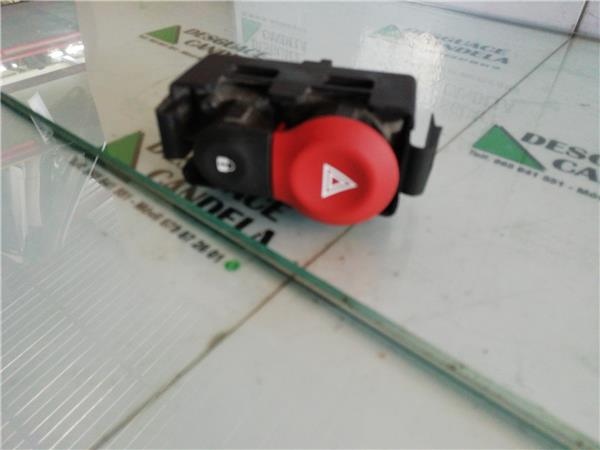 Interruptor Luces Emergencia Renault Kangoo II (F/KW0)(2008->)