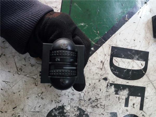 Interruptor Regulacion Altura Faros Volkswagen PASSAT BERLINA foto 2
