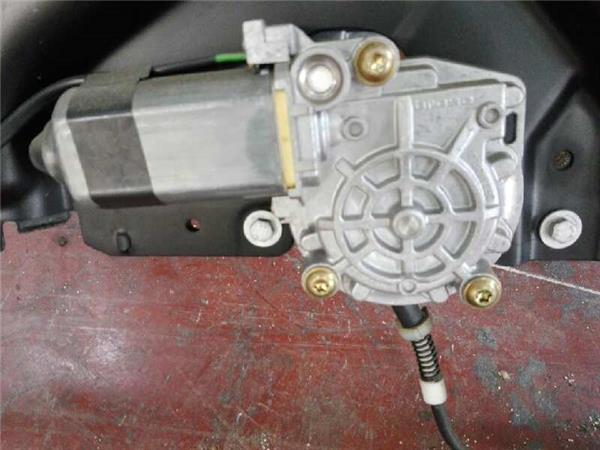MOTOR ELEVALUNAS DELANTERO DERECHO Audi 100 Avant (C4)(1991->)