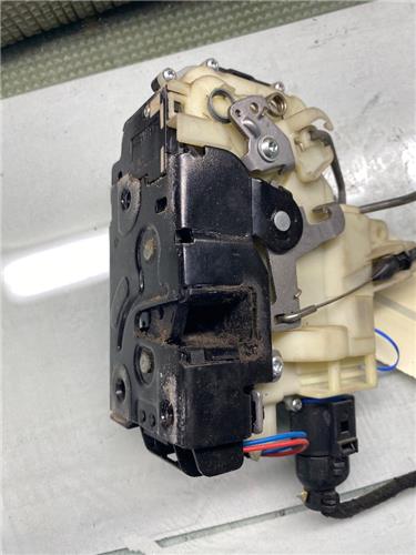 Cerradura Puerta Delantera Izquierda Volkswagen Polo IV (9N1)(11.2001->) foto 2