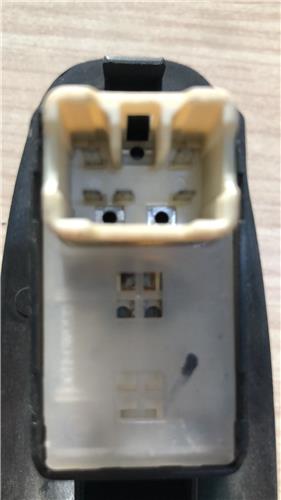 MANDO ELEVALUNAS DELANTERO DERECHO Hyundai Accent (LC)(2000->) foto 4