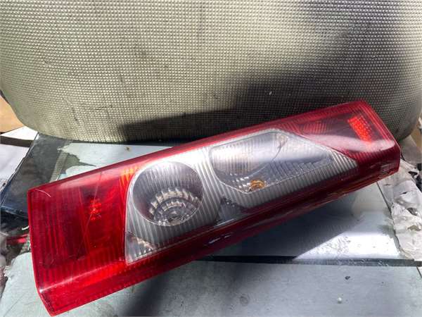 piloto trasero derecho peugeot expert furgón (2007 >) 1.6 furgón l1h1 [1,6 ltr.   66 kw 16v hdi]