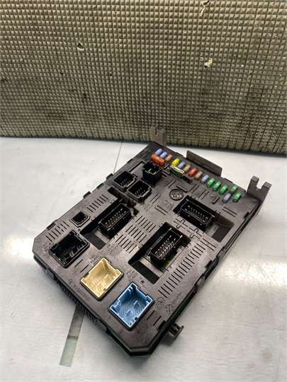 Caja Fusibles/Rele Citroen C4 Berlina (06.2004->)