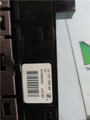 Interruptor Luces Emergencia Peugeot 308 (2007->) foto 4