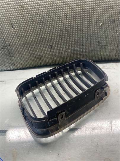 Moldura Paragolpes Delantero Derecha BMW Serie 3 Berlina (E46)(1998->) foto 4