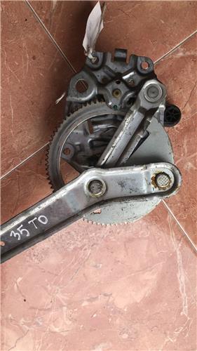 ELEVALUNAS MANUAL TRASERO DERECHO BMW Serie 3 Berlina (E36)(1990->) foto 4