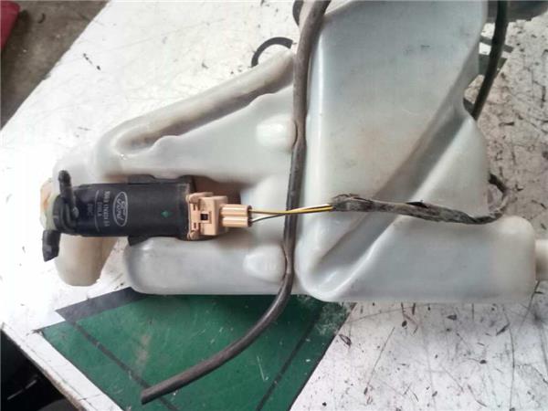 Deposito Limpiaparabrisas Ford FOCUS BERLINA foto 5