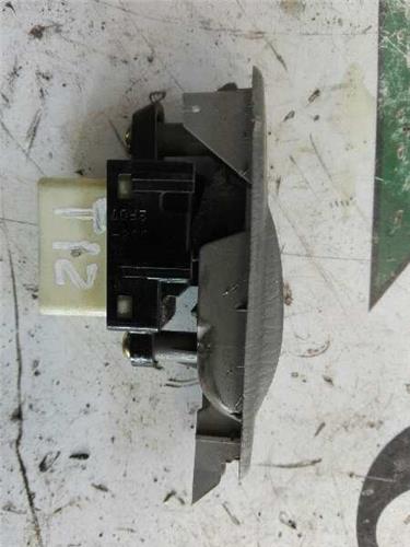 MANDO ELEVALUNAS TRASERO IZQUIERDO Mazda Premacy (CP)(1999->) foto 4