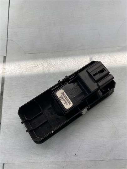 MANDO ELEVALUNAS DELANTERO DERECHO Land Rover Range Rover Sport (01.2005->) foto 4
