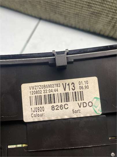 Cuadro Instrumentos Volkswagen Golf IV Berlina (1J1)(10.1997->2004) foto 2