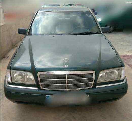 Interruptor Luces Emergencia Mercedes-Benz Clase C (BM 202) Berlina (04.1993->)