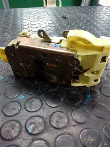 Cerradura Puerta Delantera Derecha Ford FOCUS BERLINA