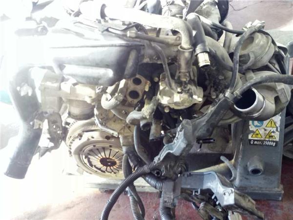 Despiece Motor Toyota AVENSIS BERLINA foto 3