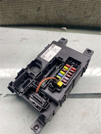 Caja Fusibles/Rele Opel Corsa D (2006->)