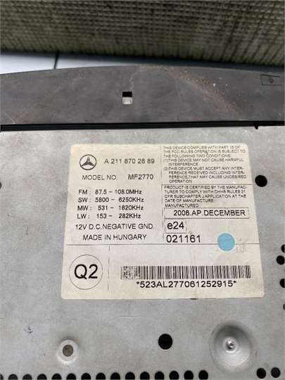 Radio / Cd Mercedes-Benz Clase E (BM 211) Berlina (01.2002->) foto 2