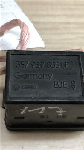 MANDO ELEVALUNAS DELANTERO IZQUIERDO Volkswagen Passat Berlina (312)(04.1988->) foto 4