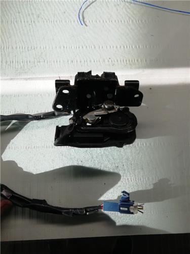 cerradura porton toyota prius zvw30 2009 18