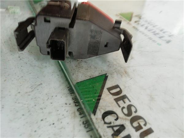 Interruptor Luces Emergencia Mercedes-Benz Clase A (BM 168)(05.1997->) foto 3