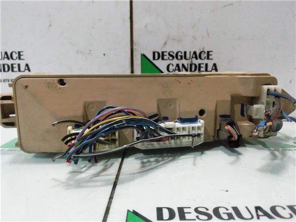 Caja Reles Mazda 323 BERLINA C/F/S foto 4