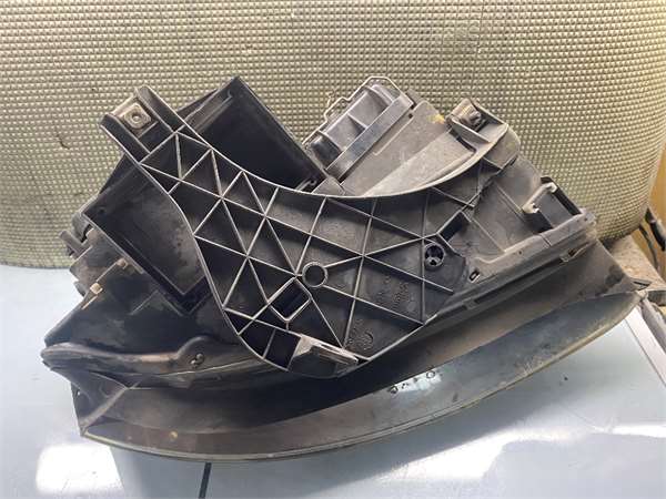 Faro Delantero Izquierdo Audi A4 Berlina (8E)(12.2001->) foto 4