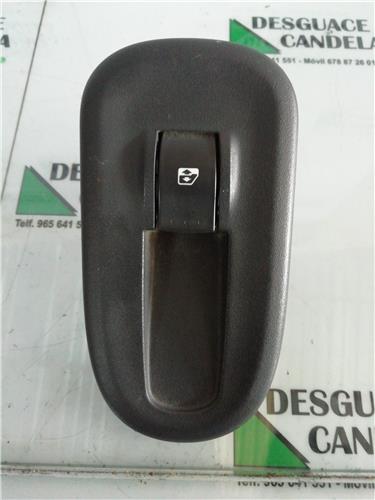 MANDO ELEVALUNAS DELANTERO DERECHO Renault Kangoo II (F/KW0)(2008->)