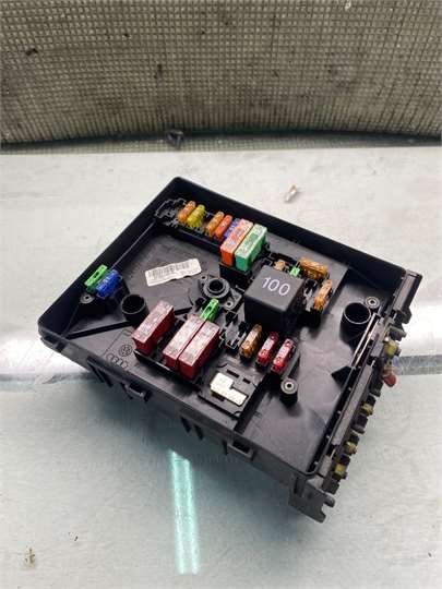 Caja Fusibles/Rele Skoda Octavia Combi (1Z5)(2008->)