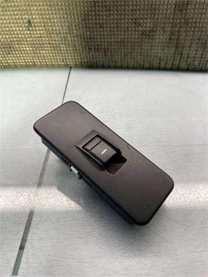 MANDO ELEVALUNAS TRASERO DERECHO Land Rover Range Rover Sport (01.2005->)