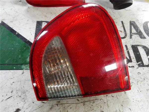 PILOTO TRASERO CENTRAL Seat CORDOBA BERLINA