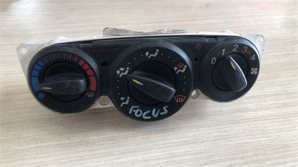 Mandos Calefaccion / Aire Acondicionado Ford Focus Berlina (CAK)(1998->)