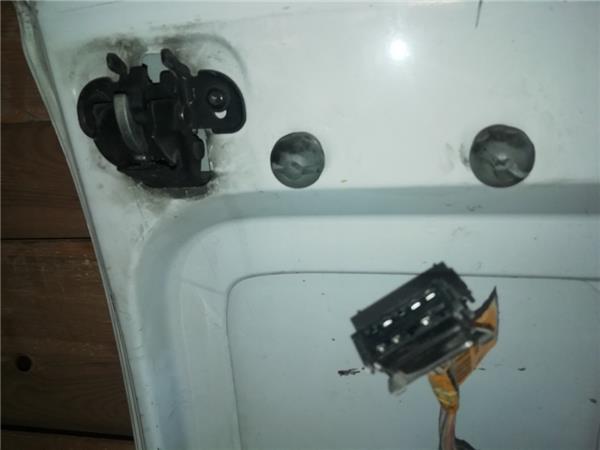 porton trasero izquierdo Renault Kangoo I (F/KC0)(2003->) foto 4