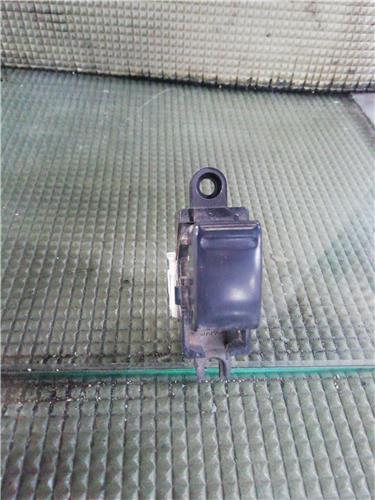 MANDO ELEVALUNAS DELANTERO DERECHO Nissan Almera (N16/E)(01.2000->)