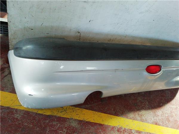 Paragolpes Trasero Peugeot 206 BERLINA foto 2