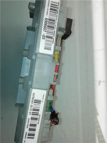 Caja Reles BMW Serie 1 Berlina (E81/E87)(2004->) foto 4