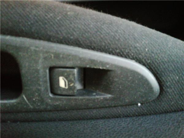 mando elevalunas trasero derecho peugeot 308