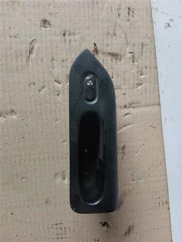 MANDO ELEVALUNAS TRASERO IZQUIERDO Renault Laguna (B56)(1994->)