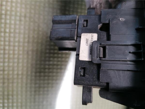 MANDO ELEVALUNAS TRASERO DERECHO Nissan Qashqai (J10)(01.2007->) foto 3