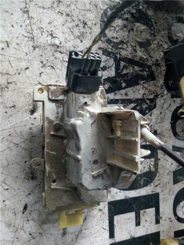 Cerradura Puerta Delantera Izquierda Ford FOCUS BERLINA foto 3