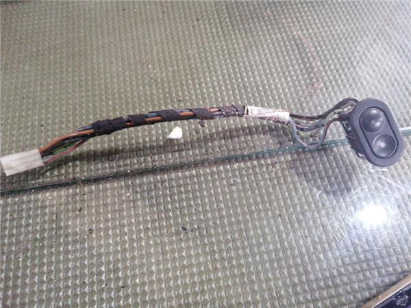 MANDO ELEVALUNAS DELANTERO DERECHO Opel Astra F Berlina (1991->)