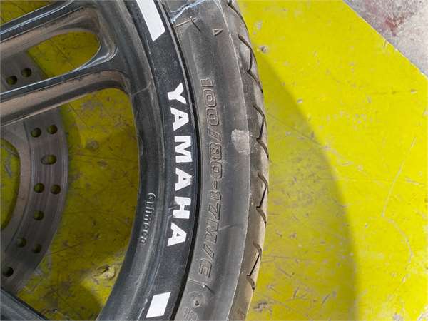 Llanta YAMAHA YZF-R 125 foto 3